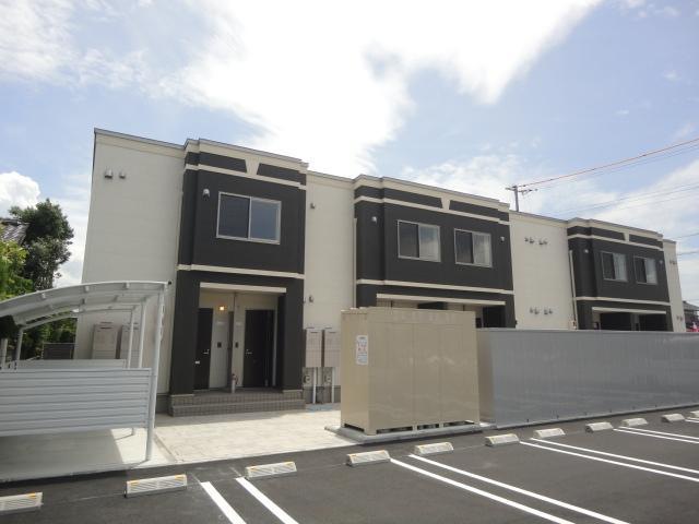 サンルームと広い専用庭　ネット無料！　2R11869　新晃不動産